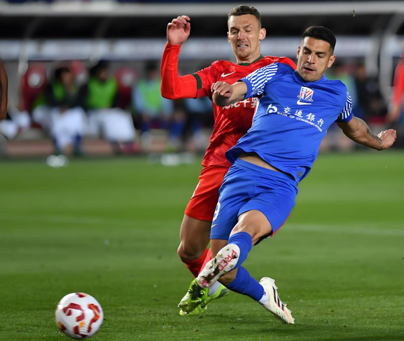 包含集结日葡超传出新动向，上海海港迎来里程碑，管理层表态——压力陡增，控场能力受关注的词条-ac米兰